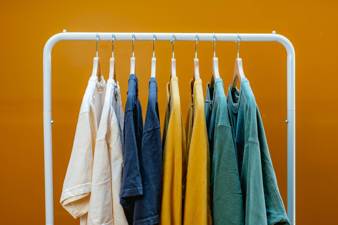Zonnebrand uit kleding verwijderen: zo lukt het altijd